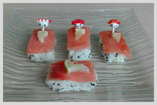 Oshis au saumon fumé, riz à sushi, cuisine japonaise