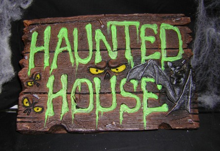 Deco_01650_haunted_house_sign.JPG