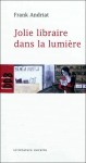 jolie libraire dans la lumière.jpg